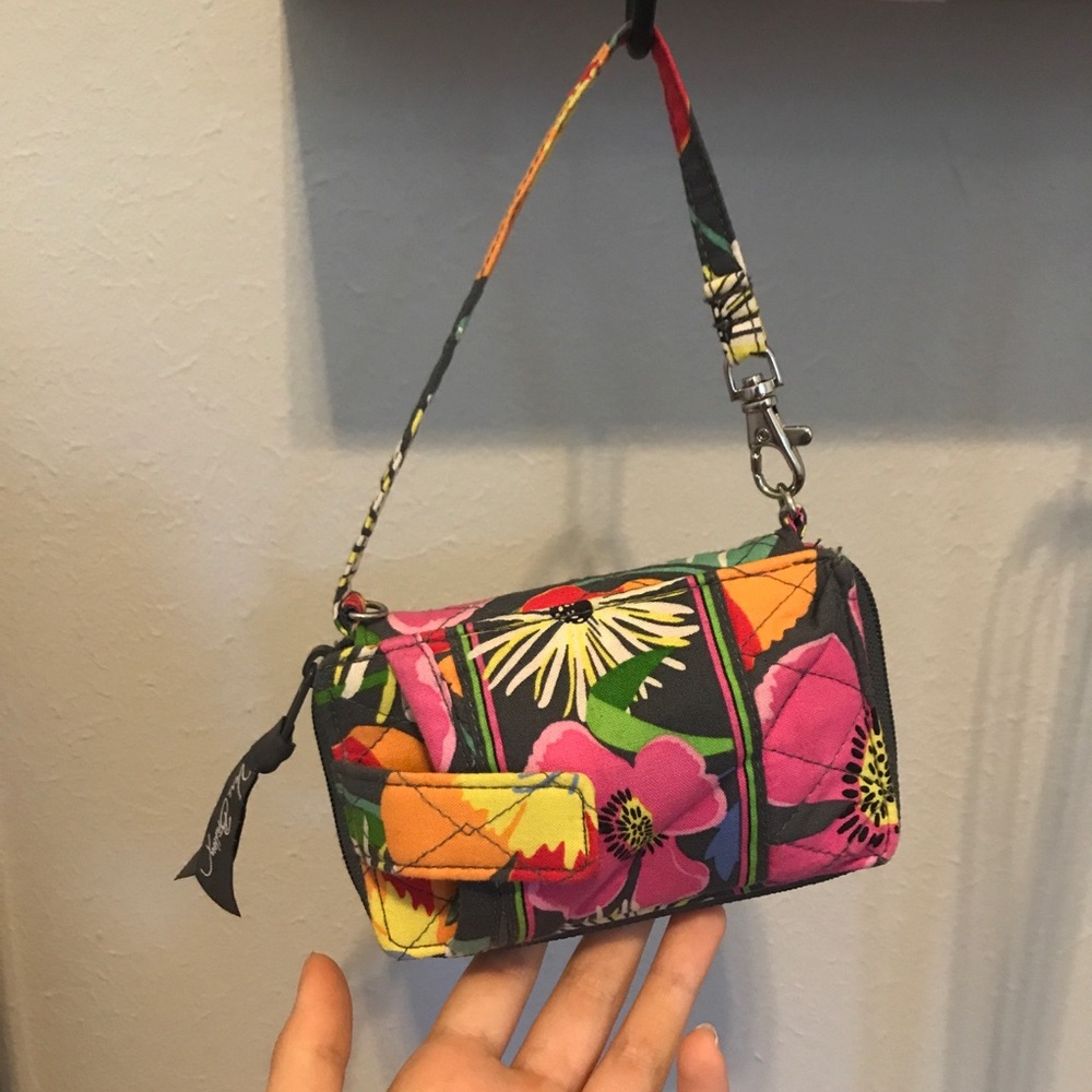 Cute Vera Bradley wristlet!!